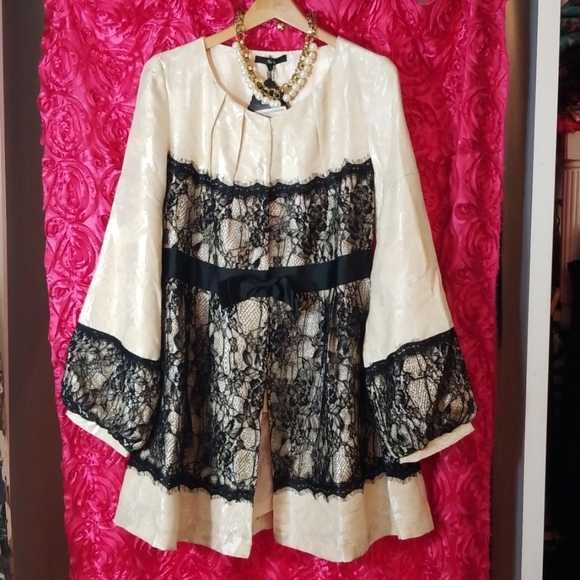 Cream Damask Coat with Black Lace - Picture 3 of 5